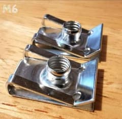 値下げ不可 ２個 ナンバープレート クリップナット M6 ボルト受け皿のサムネイル