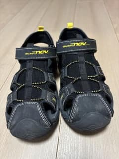 nev IDEAL SHAPE サンダル ブラック イエローのサムネイル