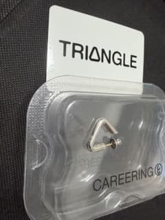 CAREERING TRIANGLE 片耳用 ピアス　(シトラス様専用)のサムネイル