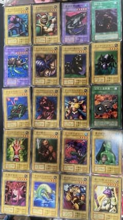 遊戯王 初期 ジャンク品 20枚 中古 ブースター 紅葉の女王 他 - メルカリ
