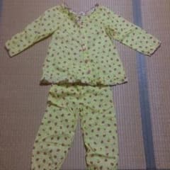 イチゴのパジャマ120のサムネイル