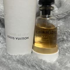 LOUIS VUITTON LE JOUR SE LÈVE 香水 - メルカリ