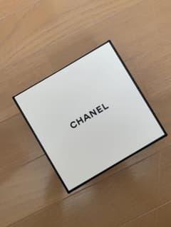 CHANEL ギフトボックス 空箱 リボン付き - メルカリ