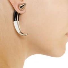 givenchy Large cone Shark earringのサムネイル