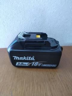 Makita　マキタ　18V　3Ah バッテリーのみ、新品未使用のサムネイル