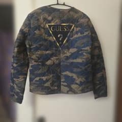 GUESS リメイク迷彩柄 キルティングジャケット - メルカリ