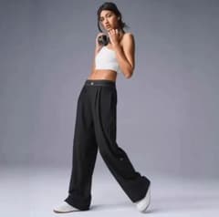 美品　Alo Yoga アロヨガ パンツ ボトムス トラウザー ブラック　S Alo Yoga（アロヨガ） パンツ ボトムス トラウザー ブラック Sサイズ