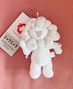 白ミャクミャク ボールチェーンマスコット C - メルカリ
