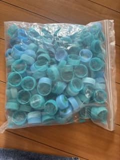 プラスチックキャップ 約100個 ライトブルーのサムネイル