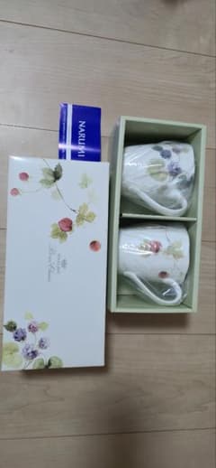 鳴海製陶 花柄マグカップ2個セット ギフトボックス入りのサムネイル