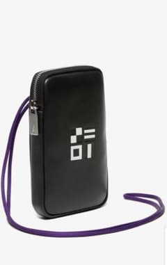 最終値下げ【美品】ラコステスマホポーチのサムネイル