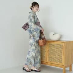 utatane 浴衣 3点セット ベージュ 糸菊（ヘアアクセサリー付） utatane 浴衣 3点セット ベージュ 糸菊（ヘアアクセサリー付） - メルカリ