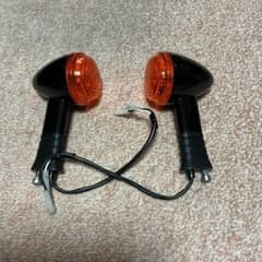 スラクストン1200r純正ウィンカーのサムネイル