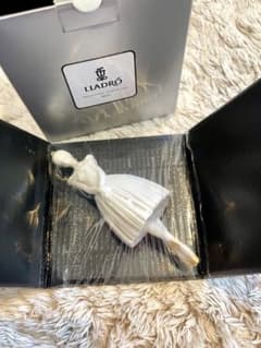 LLADRO 女性像 置物 ホワイト 陶器 バレリーナのサムネイル