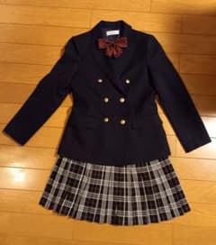 卒業式　女の子　スーツのサムネイル