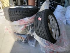 YOKOHAMAスタッドレスタイヤ 15インチ 4本セットのサムネイル