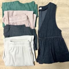 レディース服セットのサムネイル