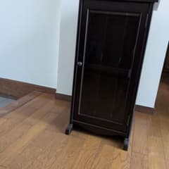 レコード棚 ダークブラウン木製キャビネット ガラス扉付き① - メルカリ