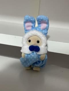 シルバニアファミリー 赤ちゃん カラフルウサギ オンライン限定 ブルー 水色のサムネイル