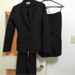 スーツ三点セットのサムネイル
