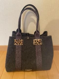バッグ　手持ち　冬のサムネイル