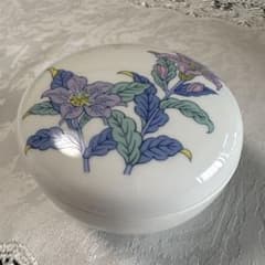 花柄 蓋付き 陶磁器 小物入れ - メルカリ