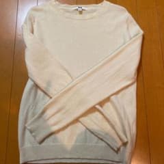 ABA様専用⭐︎ユニクロ　カシミヤ クルーネック　セーターのサムネイル