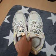 FILA 厚底スニーカー クリームイエロー
