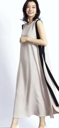 YAMADAYA FENNEL 美品⭐︎ベージュ ノースリーブ ロングワンピースのサムネイル