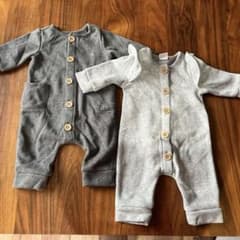 ^*^様 【美品】着用数回　GAPロンパース　70のサムネイル