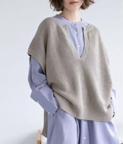 アパートバイローリーズ　キーネック　ニット　ベストのサムネイル