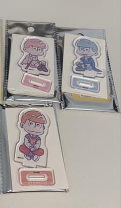 おそ松　カラ松　トド松　アクリルスタンドのサムネイル