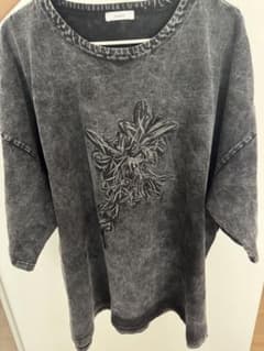 ピグメントスノーウォッシュ加工フラワー刺繍オーバーサイズハーフスリーブTシャツのサムネイル