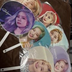 TWICE ダヒョン 公式うちわ まとめ売り - メルカリ