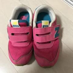 ニューバランス スニーカーのサムネイル