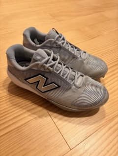 New Balance 野球スパイク グレーのサムネイル