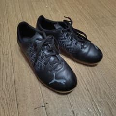 PUMA フットサルシューズ ブラック ジュニア 21cmのサムネイル