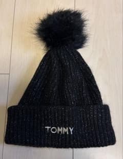 TOMMY ブラックニット帽 ポンポン付きのサムネイル