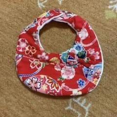 和柄 スタイ よだれかけ 赤色 リボン付きのサムネイル