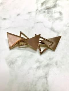 三角形デザイン ゴールドバレッタのサムネイル