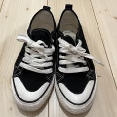 スニーカー　ブラック　23.0㎝のサムネイル