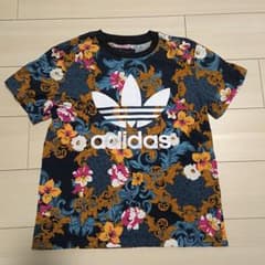 adidas トレフォイル 花柄 総柄 Tシャツのサムネイル