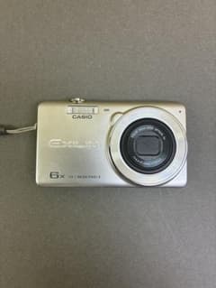 CASIO Exilim 6.1メガピクセル コンパクトデジタルカメラ - メルカリ