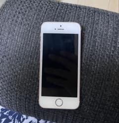 iPhone SE 第1世代　64GB 本体のみのサムネイル