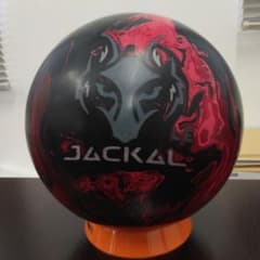 MOTIV JACKAL LE ボウリングボール 14p2～4ozです。 MOTIV JACKAL LE ボウリングボール 14p2～4ozです。 - メルカリ