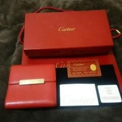 みんみん様専用☆Cartierのラブシリーズの折り財布です☆のサムネイル