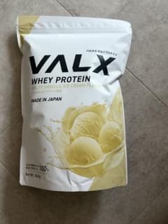 VALX ホエイプロテイン とろけるバニラアイス風味 840gのサムネイル