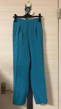 センタープレス テーパードパンツ ブルーグリーンのサムネイル