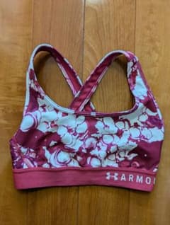 Under Armour スポーツブラ SMサイズ　ピンク白のサムネイル