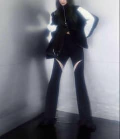 MELT THE LADY カットアウトフレアパンツのサムネイル